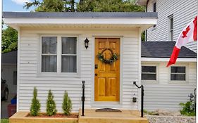 Cozy Kingsville Country Home Guest House
